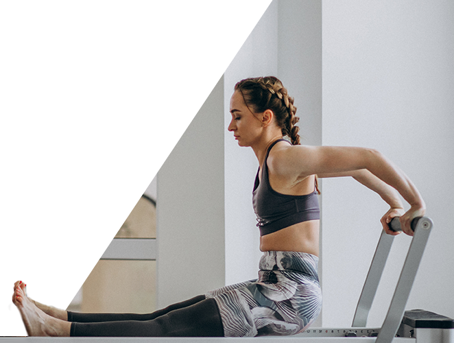 Donna che esegue pilates reformer a Carate Brianza e Seregno